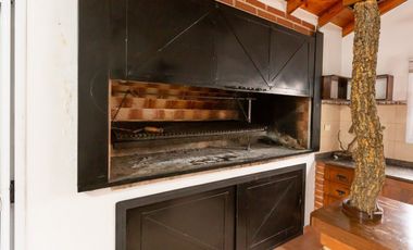 Casa Multifamiliar 3 en 1  cochera patio FINANCIA