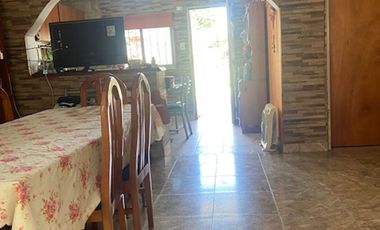 CASA EN VENTA 5 AMBIENTES. ESCUCHA OFERTAS!!!!!