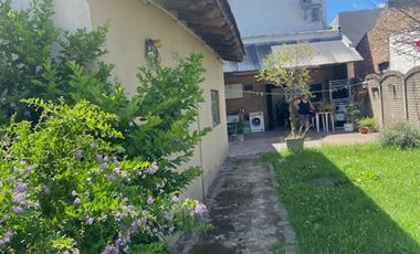 CASA EN VENTA 5 AMBIENTES. ESCUCHA OFERTAS!!!!!