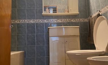 CASA EN VENTA 5 AMBIENTES. ESCUCHA OFERTAS!!!!!
