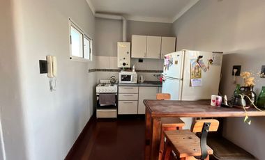 INTERNO IMPECABLE DE 1 DORMITORIO EN BV PELLEGRINI