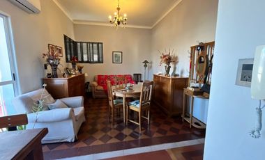 INTERNO IMPECABLE DE 1 DORMITORIO EN BV PELLEGRINI