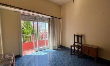 VENTA LOTE PROPIO CON 2 CASAS - OPORTUNIDAD
