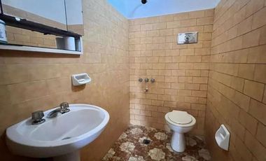 VENTA LOTE PROPIO CON 2 CASAS - OPORTUNIDAD
