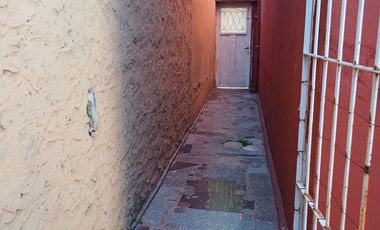 VENTA LOTE PROPIO CON 2 CASAS - OPORTUNIDAD