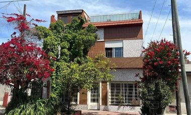 VENTA LOTE PROPIO CON 2 CASAS - OPORTUNIDAD