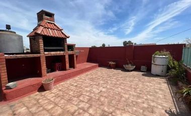 VENTA LOTE PROPIO CON 2 CASAS - OPORTUNIDAD