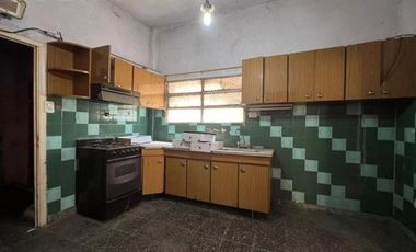 VENTA LOTE PROPIO CON 2 CASAS - OPORTUNIDAD