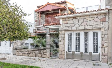 VENTA CASA 5 AMBIENTES APTO CREDITO  AVELLANEDA