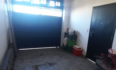 CASA EN VENTA LUIS GUILLON 4 AMBIENTES