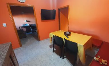CASA EN VENTA LUIS GUILLON 4 AMBIENTES