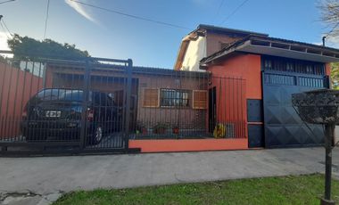 CASA EN VENTA LUIS GUILLON 4 AMBIENTES