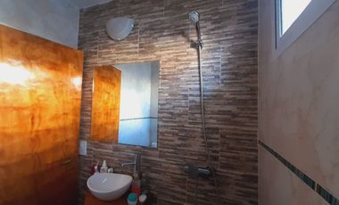 CASA EN VENTA LUIS GUILLON 4 AMBIENTES