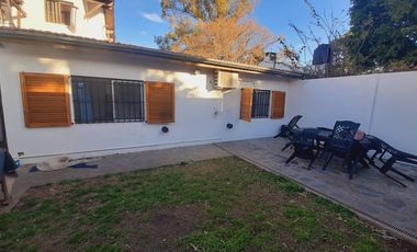 CASA EN VENTA LUIS GUILLON 4 AMBIENTES