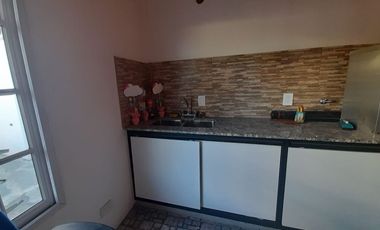 CASA EN VENTA LUIS GUILLON 4 AMBIENTES