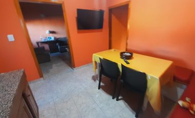 CASA EN VENTA LUIS GUILLON 4 AMBIENTES