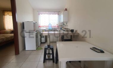 En Venta departamento 2 dormitorios en Tonsupa c/piscina a 3 cuadras de la playa