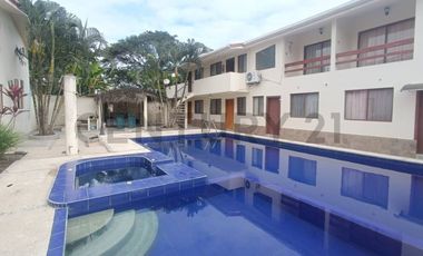 En Venta departamento 2 dormitorios en Tonsupa c/piscina a 3 cuadras de la playa
