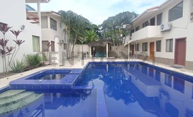 En Venta departamento 2 dormitorios en Tonsupa c/piscina a 3 cuadras de la playa