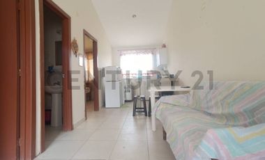 En Venta departamento 2 dormitorios en Tonsupa c/piscina a 3 cuadras de la playa