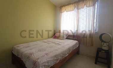 En Venta departamento 2 dormitorios en Tonsupa c/piscina a 3 cuadras de la playa