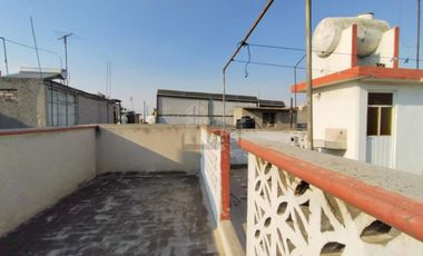 CASA EN VENTA EN ESQUINA COL. CONSTITUCION DE 1917