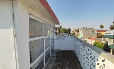 CASA EN VENTA EN ESQUINA COL. CONSTITUCION DE 1917