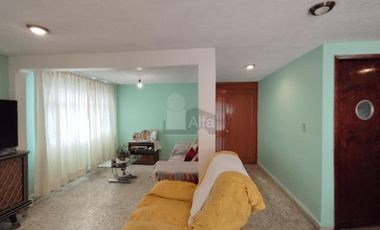 CASA EN VENTA EN ESQUINA COL. CONSTITUCION DE 1917