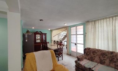 CASA EN VENTA EN ESQUINA COL. CONSTITUCION DE 1917