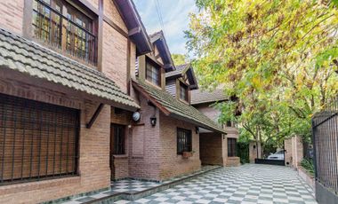VENTA CASA 7 AMBIENTES SAN ISIDRO  PILETA AP CRED