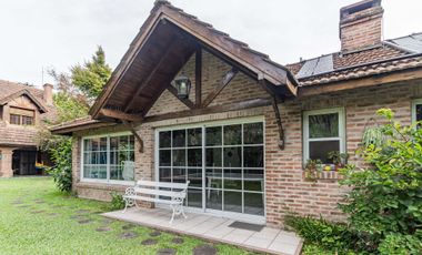 VENTA CASA 7 AMBIENTES SAN ISIDRO  PILETA AP CRED