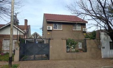 Chalet en venta en Castelar Sur