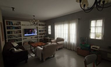 Chalet en venta en Castelar Sur