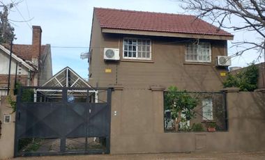 Chalet en venta en Castelar Sur