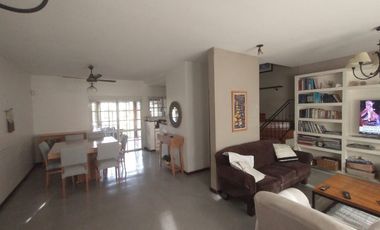 Chalet en venta en Castelar Sur