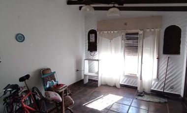 Casa en alquiler en Berazategui Este