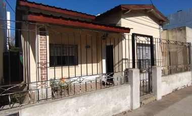 Casa en alquiler en Berazategui Este