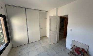 EXCELENTE 2AMB FRENTE COCHERA Y PATIO MERLO CENTRO