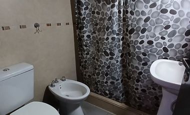 VENTA CASA 4 AMB c/COCHERA - ESTEBAN ECHEVERRIA
