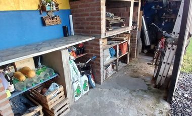 VENTA CASA 4 AMB c/COCHERA - ESTEBAN ECHEVERRIA