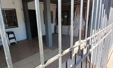 VENTA CASA 4 AMB c/COCHERA - ESTEBAN ECHEVERRIA