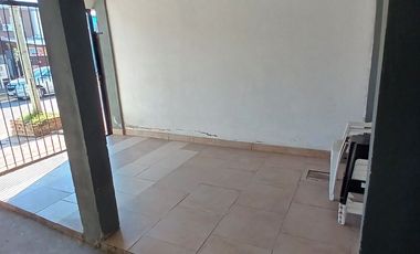 VENTA CASA 4 AMB c/COCHERA - ESTEBAN ECHEVERRIA