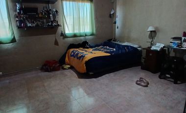 VENTA CASA 4 AMB c/COCHERA - ESTEBAN ECHEVERRIA