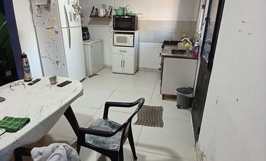 VENTA CASA 4 AMB c/COCHERA - ESTEBAN ECHEVERRIA