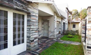 Casa 3 ambientes en venta F.Varela jardín y garage