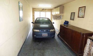 Casa 3 ambientes en venta F.Varela jardín y garage