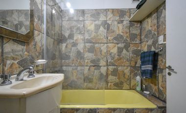 Venta Departamento 4 amb. vista al rio con cochera