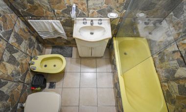 Venta Departamento 4 amb. vista al rio con cochera
