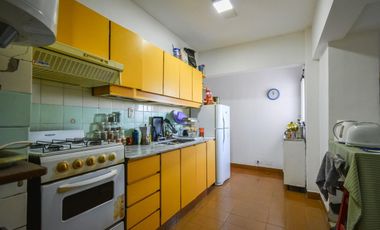 Venta Departamento 4 amb. vista al rio con cochera