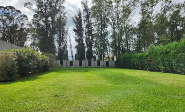 Lote en venta en Barrio Privado Los Pilares OPOR !